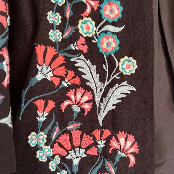 Black Embroidered Cropped Top Blazer Cardi in Pink, Blue, White Flowers - Picture 3 of 4